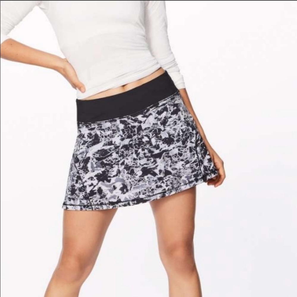 Lululemon 10 Circuit Breaker Skirt Alpine Lace